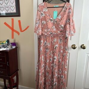 Floral Lace Maxi Dress in Pink